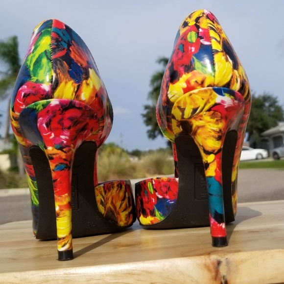 Multicolored flowers heels - Picture 2 of 8